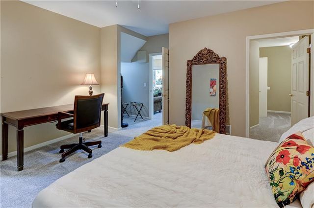 411 NE BITTER CREEK Road, Lee's Summit, MO 64086