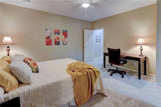 411 NE BITTER CREEK Road, Lee's Summit, MO 64086