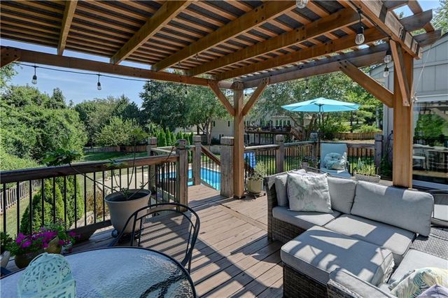 411 NE BITTER CREEK Road, Lee's Summit, MO 64086