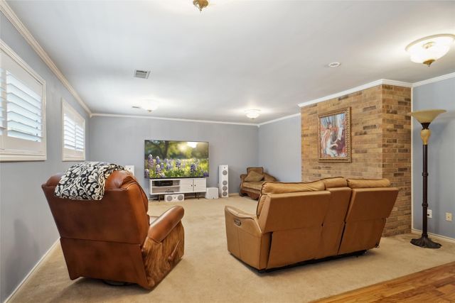 2833 S Country Club Road, Garland, TX 75043