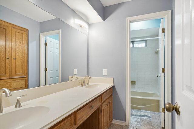 2833 S Country Club Road, Garland, TX 75043