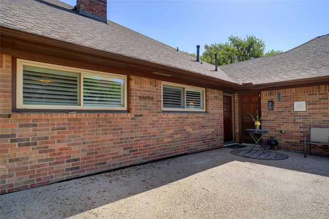 2833 S Country Club Road, Garland, TX 75043