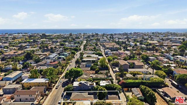 563 Brooks Avenue, Venice, CA 90291