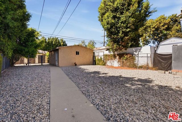 563 Brooks Avenue, Venice, CA 90291