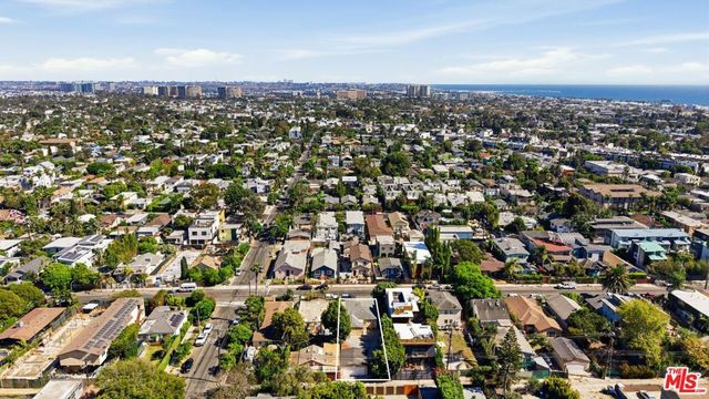 563 Brooks Avenue, Venice, CA 90291