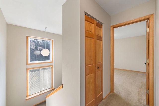 304 Pondridge Circle, Wayzata, MN 55391