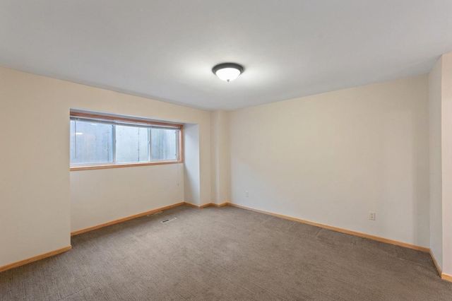 304 Pondridge Circle, Wayzata, MN 55391