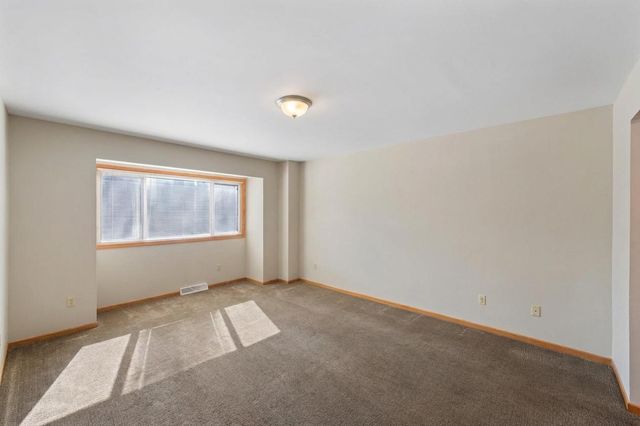 304 Pondridge Circle, Wayzata, MN 55391