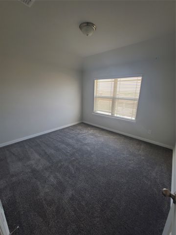 525 Hillcrest Circle, Justin, TX 76247