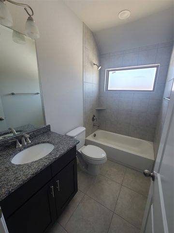 525 Hillcrest Circle, Justin, TX 76247
