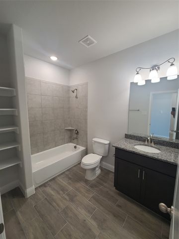 525 Hillcrest Circle, Justin, TX 76247