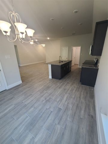 525 Hillcrest Circle, Justin, TX 76247
