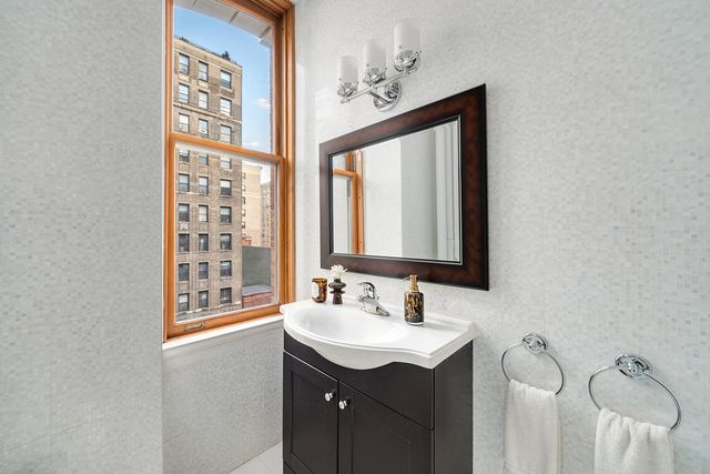 225 W 86th St Apt 608, New York City, NY 10024