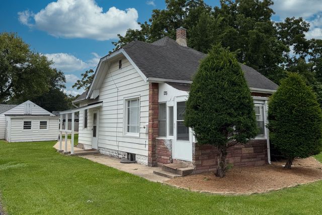 129 E Riverside Boulevard, Loves Park, IL 61111