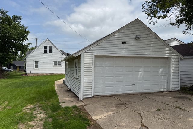 129 E Riverside Boulevard, Loves Park, IL 61111