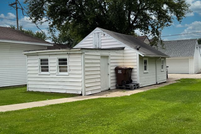 129 E Riverside Boulevard, Loves Park, IL 61111