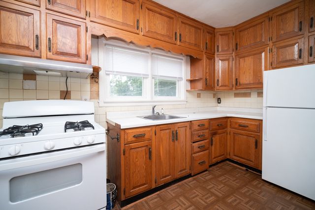 129 E Riverside Boulevard, Loves Park, IL 61111