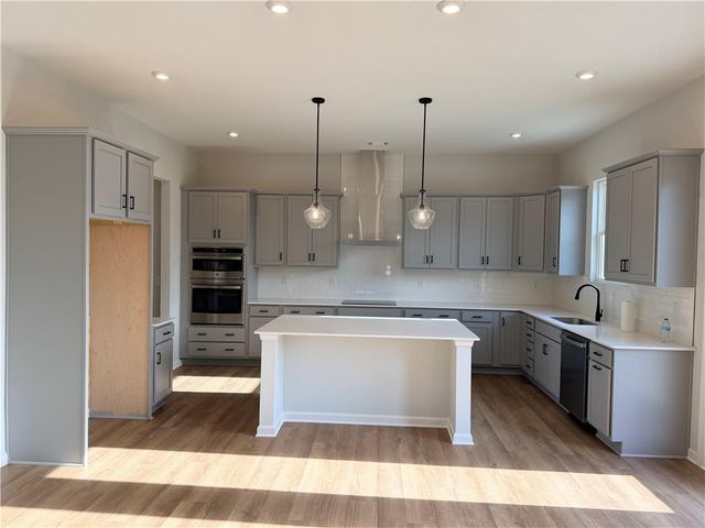 4326 Buttonwood Ln, Lilburn, GA 30047