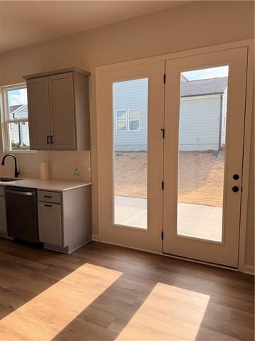 4326 Buttonwood Ln, Lilburn, GA 30047