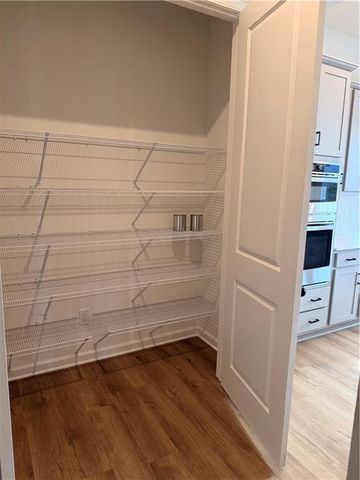 4326 Buttonwood Ln, Lilburn, GA 30047