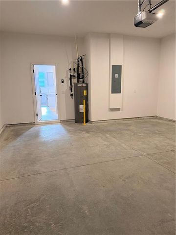 4326 Buttonwood Ln, Lilburn, GA 30047