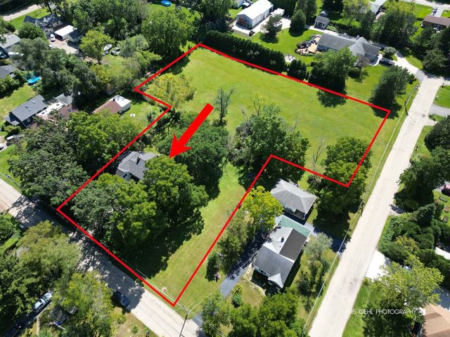 10595 W Woodland Avenue, Beach Park, IL 60087