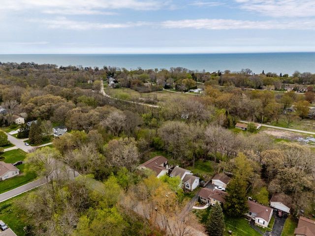 11425 8th AVENUE, Pleasant Prairie, WI 53158