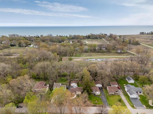 11425 8th AVENUE, Pleasant Prairie, WI 53158