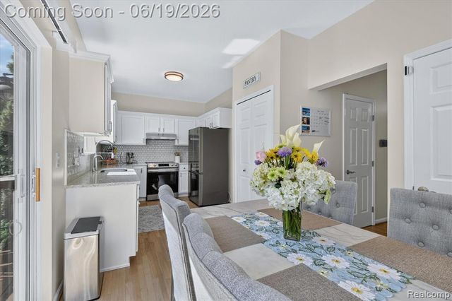 2718 Moosewood Drive, Waterford, MI 48329