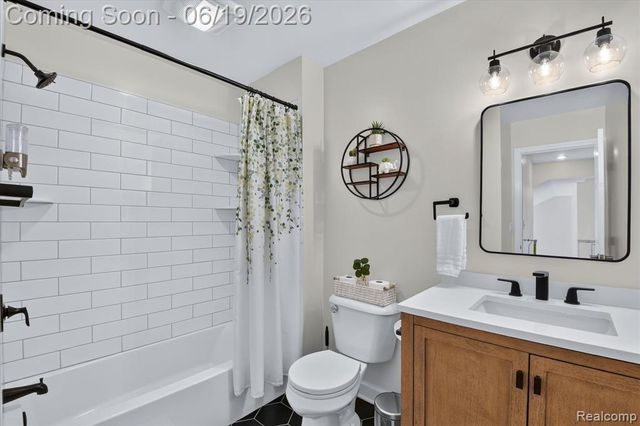 2718 Moosewood Drive, Waterford, MI 48329