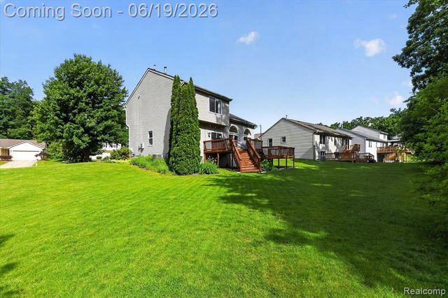2718 Moosewood Drive, Waterford, MI 48329