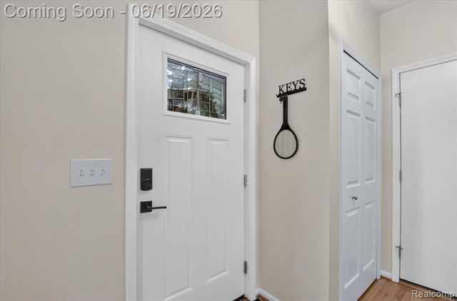 2718 Moosewood Drive, Waterford, MI 48329