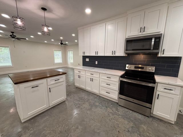 6 Vince Ln, Conway, AR 72032