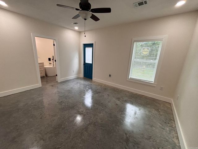 6 Vince Ln, Conway, AR 72032