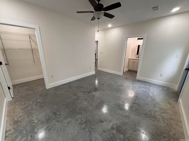 6 Vince Ln, Conway, AR 72032