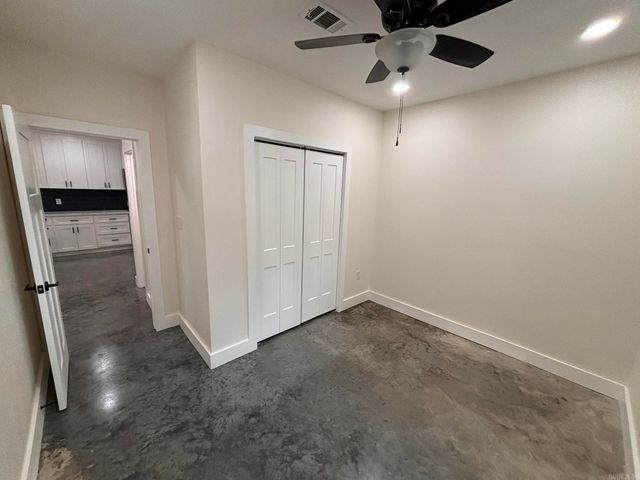 6 Vince Ln, Conway, AR 72032