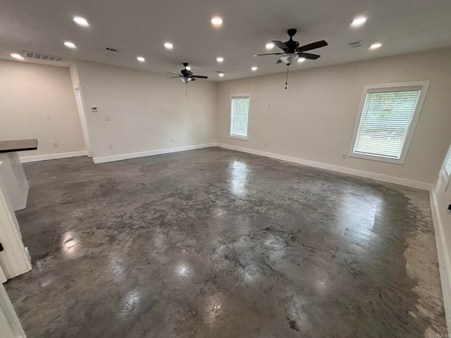 6 Vince Ln, Conway, AR 72032