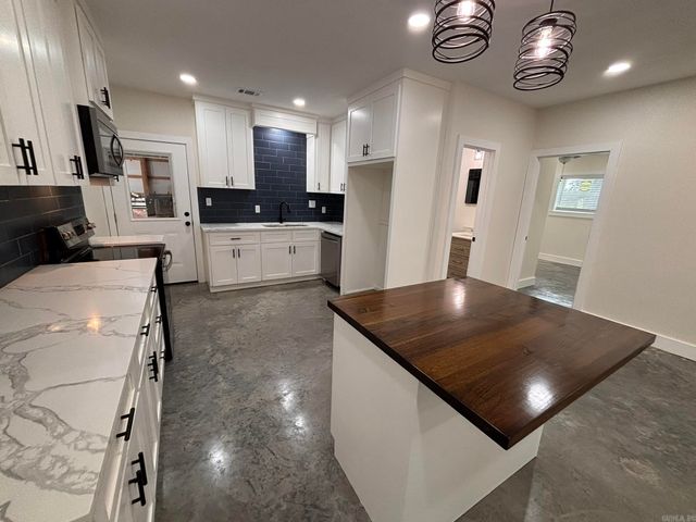 6 Vince Ln, Conway, AR 72032