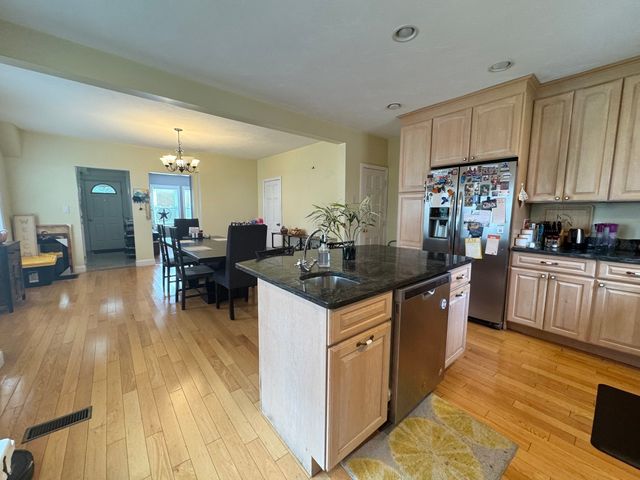 163 Summer St 1, Waltham, MA 02452