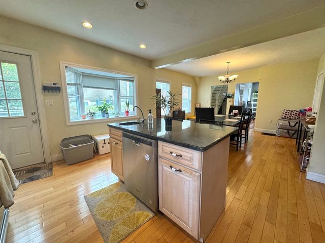 163 Summer St 1, Waltham, MA 02452