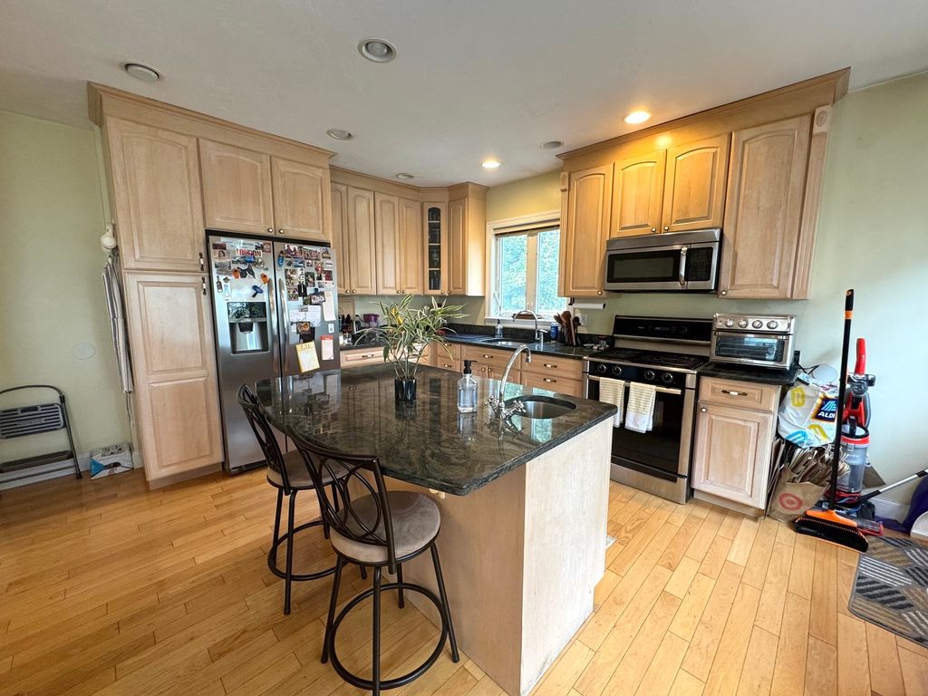 163 Summer St 1, Waltham, MA 02452