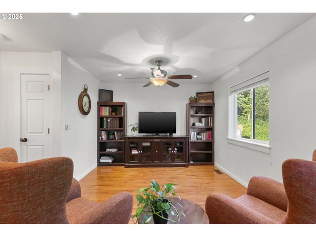 34821 Ne GABLE Ave, La Center, WA 98629