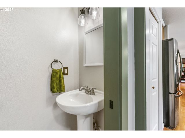 34821 Ne GABLE Ave, La Center, WA 98629