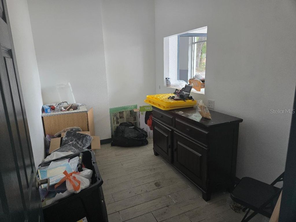 Image 11 of property listing at 10517 RIVERVIEW DRIVE, Riverview, FL 33578