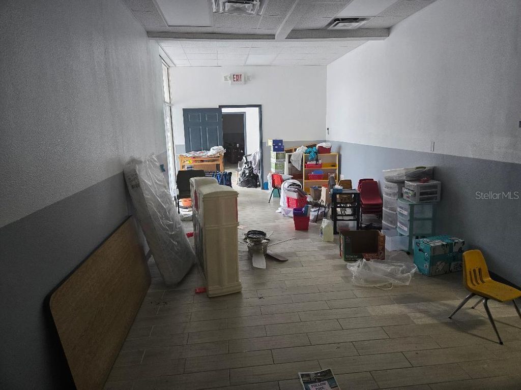 Image 14 of property listing at 10517 RIVERVIEW DRIVE, Riverview, FL 33578