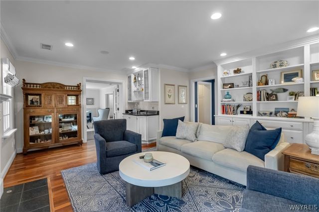 217 Brantwood Road, Amherst, NY 14226