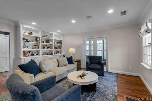 217 Brantwood Road, Amherst, NY 14226