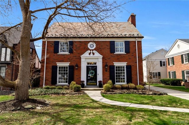 217 Brantwood Road, Amherst, NY 14226