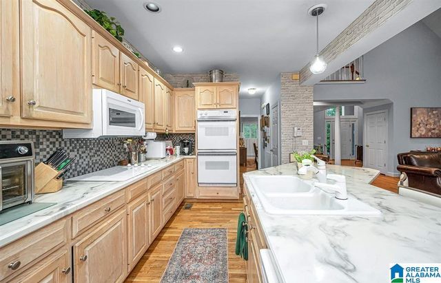 1220 WELLINGTON CIRCLE, Vestavia Hills, AL 35243