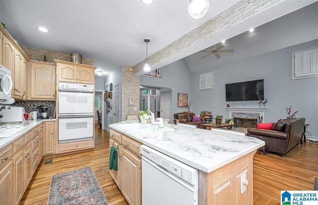 1220 WELLINGTON CIRCLE, Vestavia Hills, AL 35243
